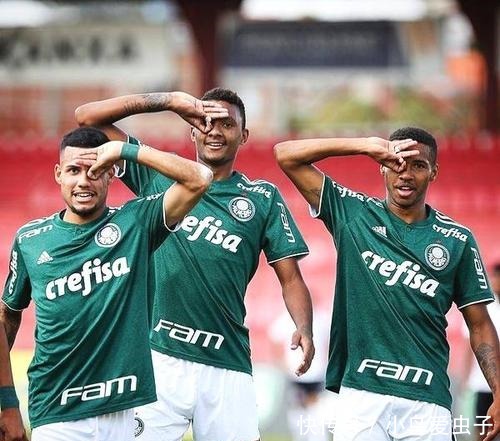 也展现了年 也展现了年