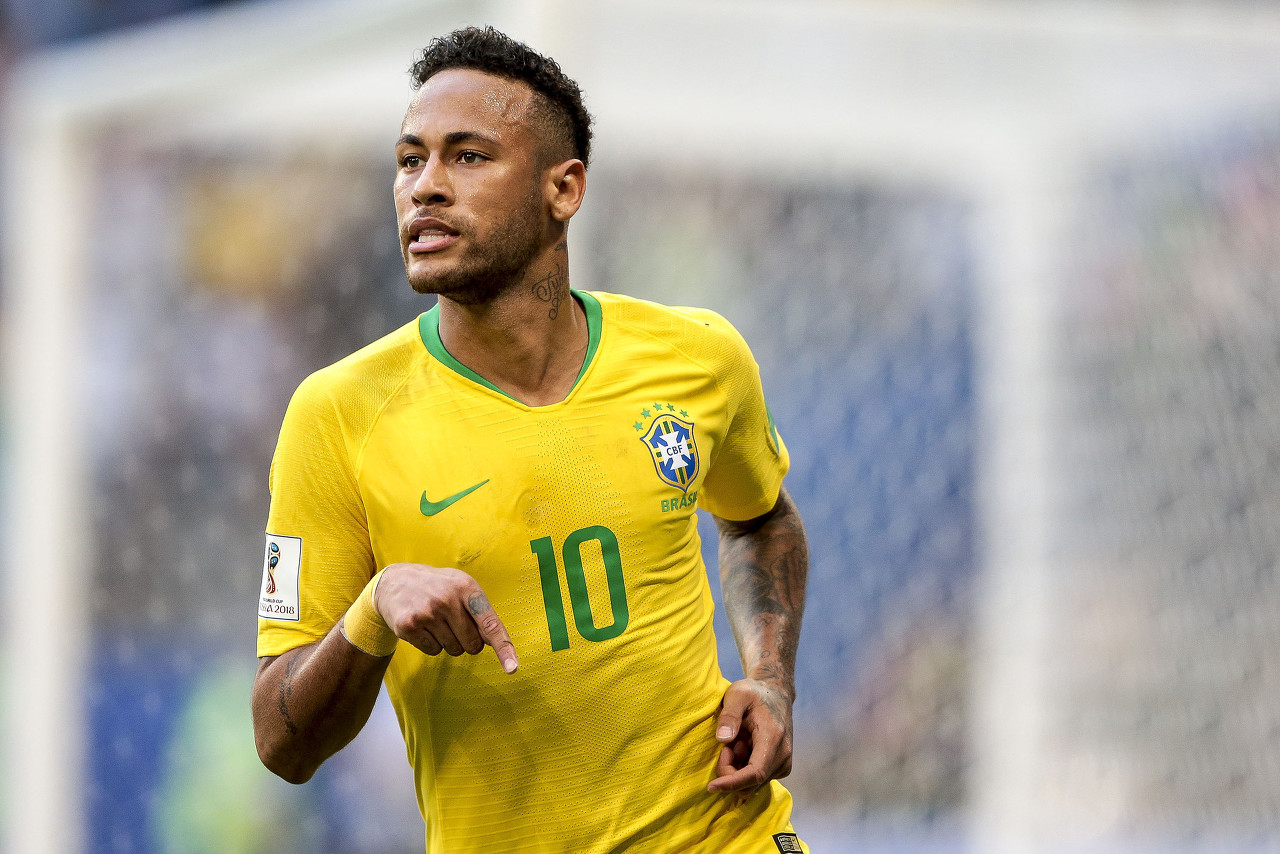 全场关注的 全场关注的