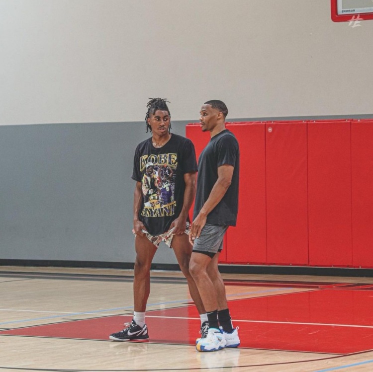 前场逼抢积 前场逼抢积